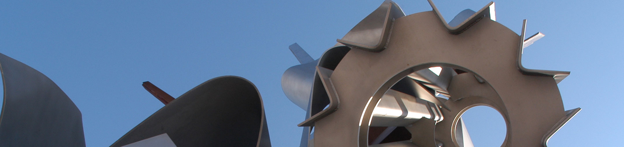 a photo of the sentinel sculpture