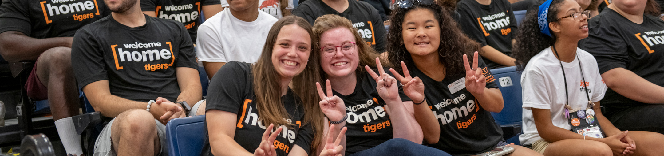First-Year students at orientation wearing "Welcome home, tigers" shirts