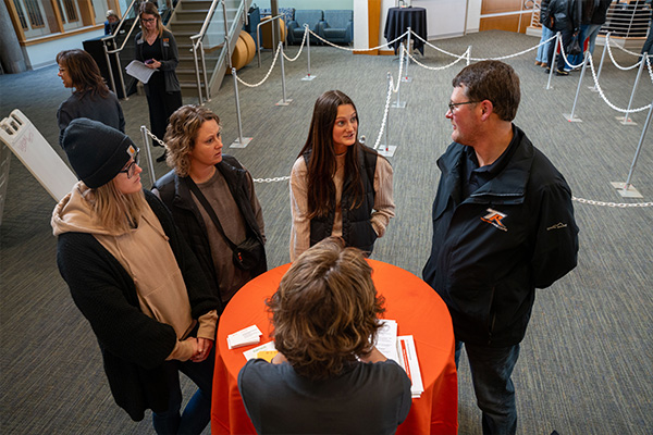 advisor talking to a family