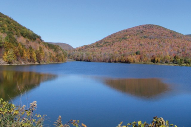 Picture of lake near mountains