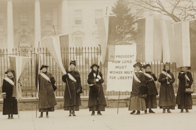 Women protesting outside the White House in 1917.
