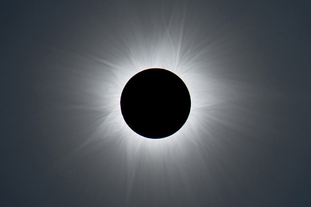 the sun is shown in a total eclipse.