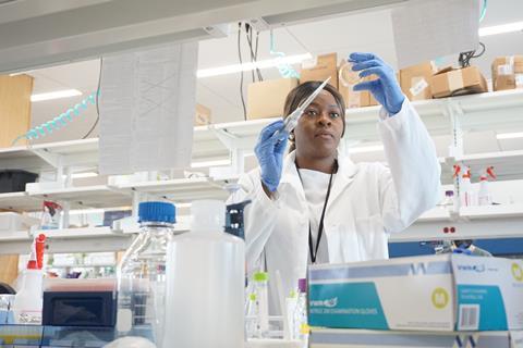 A women working in laboratory