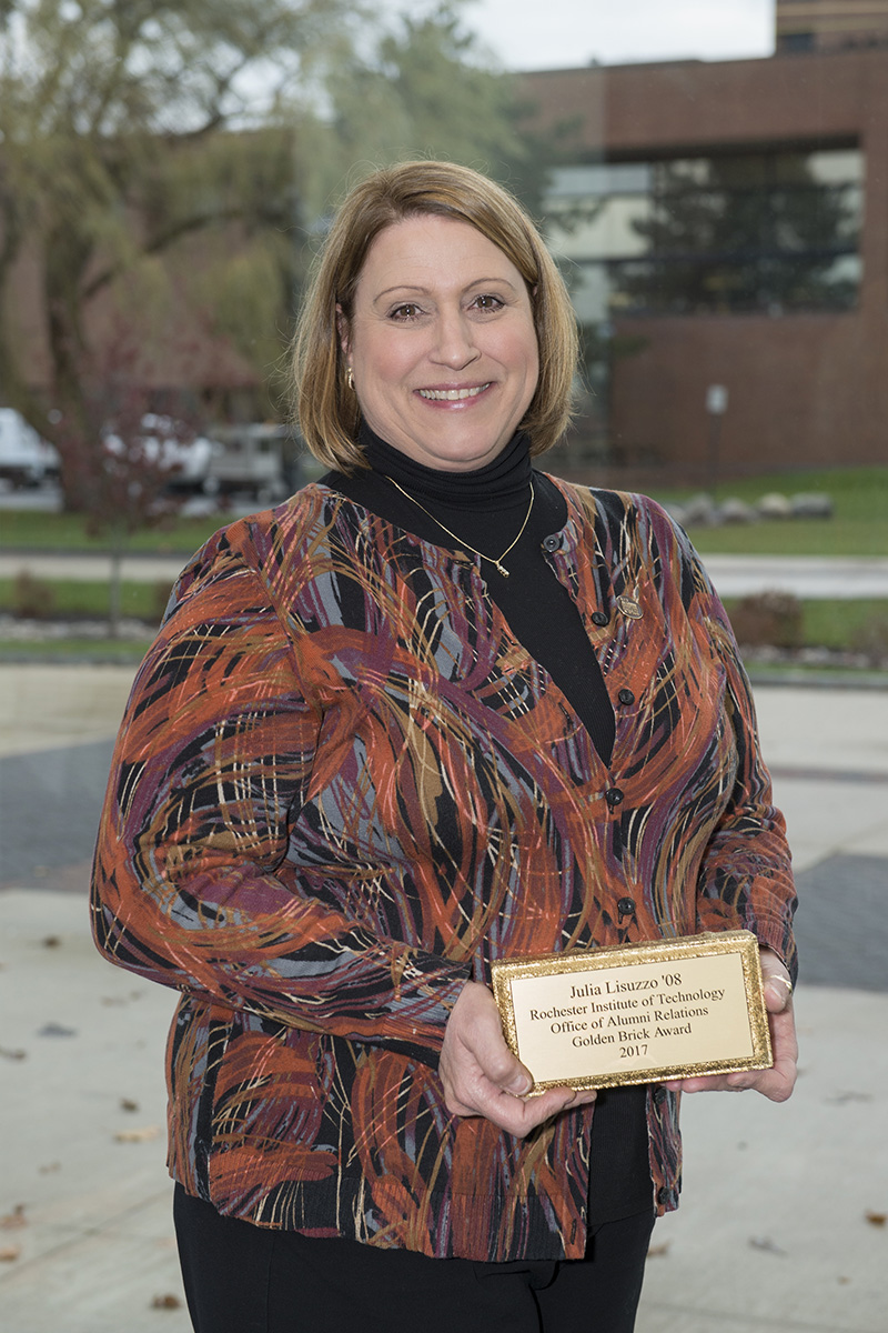 Julia Lisuzzo Headshot