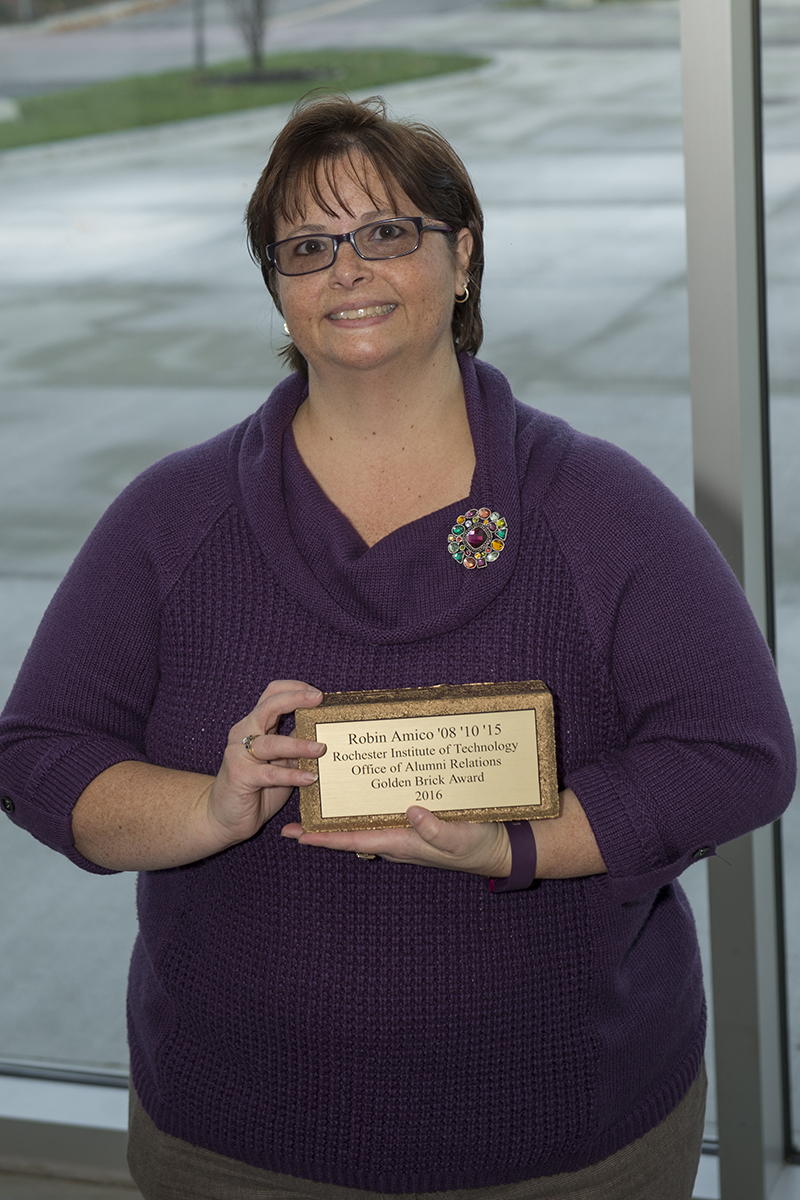 Robin Amico Headshot