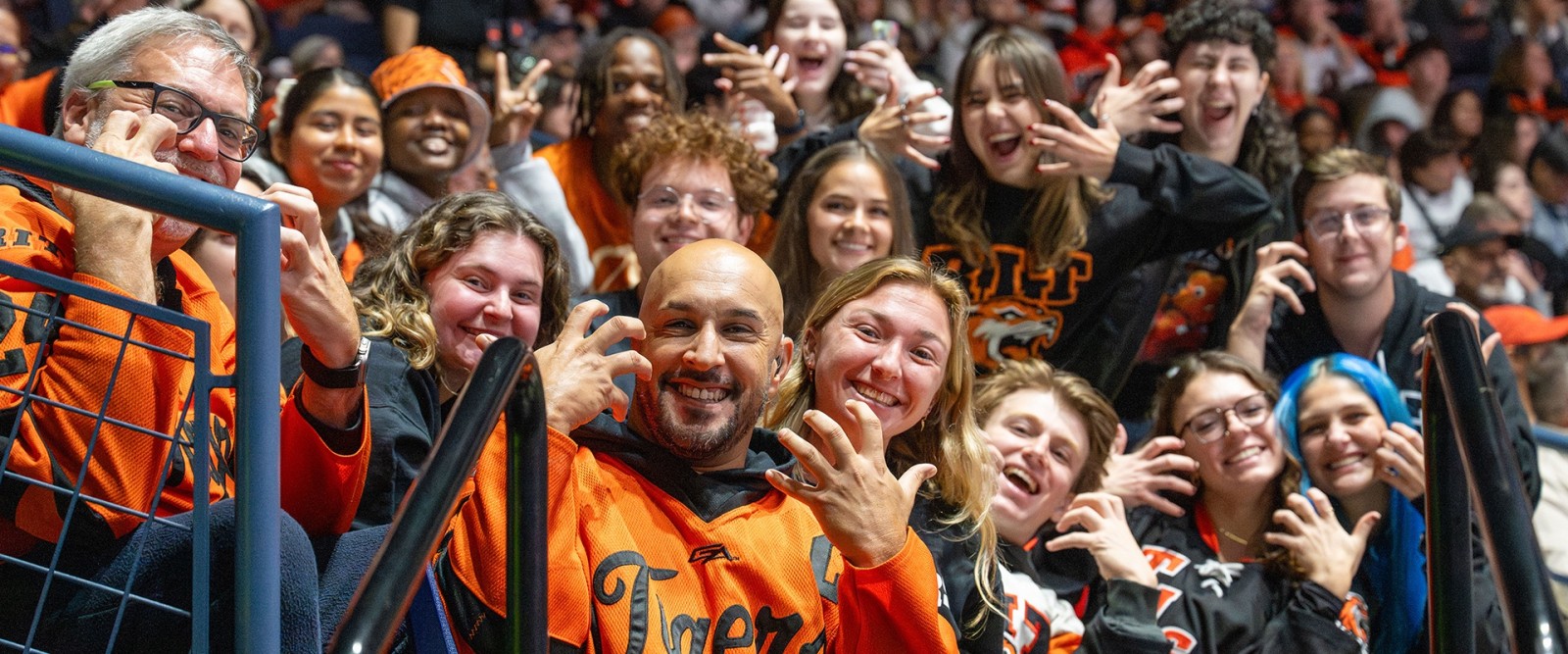 RIT Alumni and fans supporting Tiger hockey