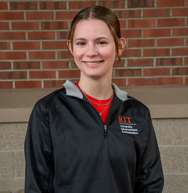 Trishelle Hoopes Headshot