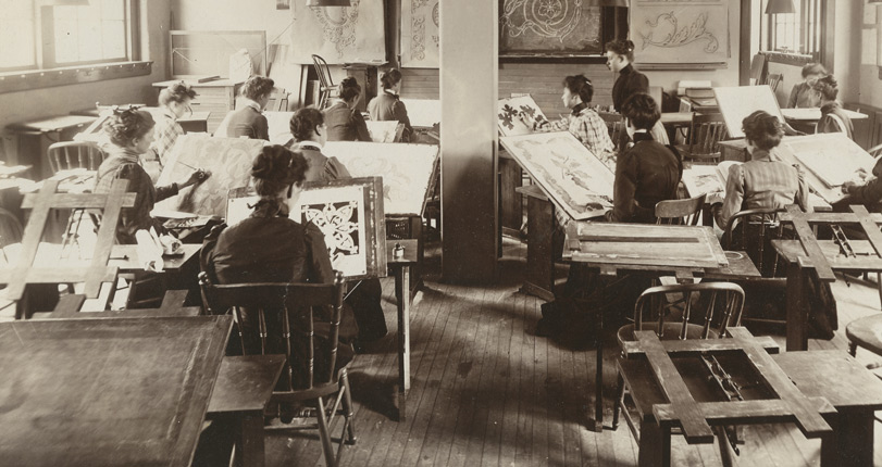 Women in an art classroom in the early 1920s