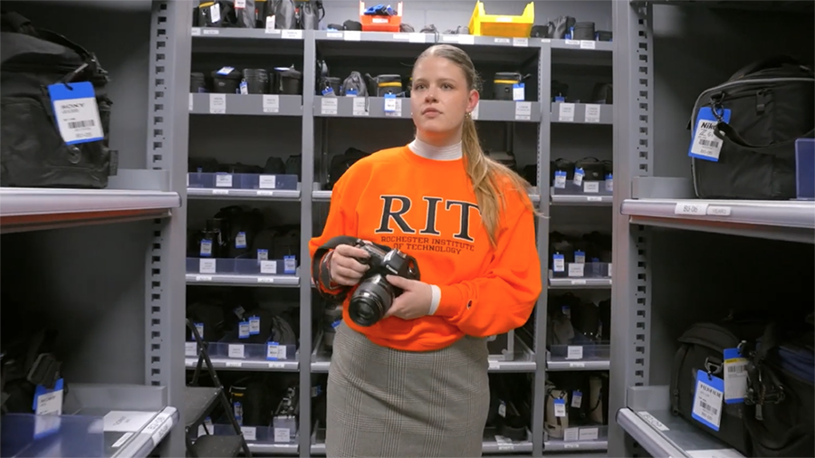 Jess Campbell in the photo cage.