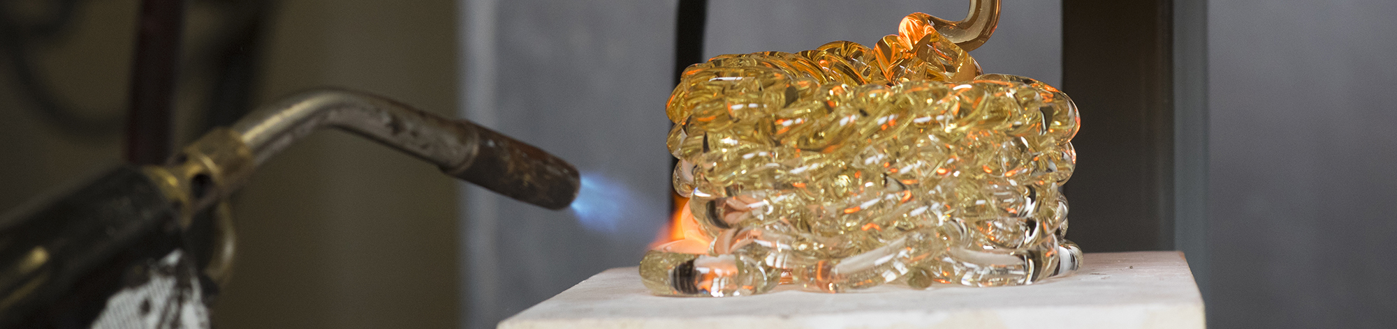 A molten glass 3D printer creates a coiled products