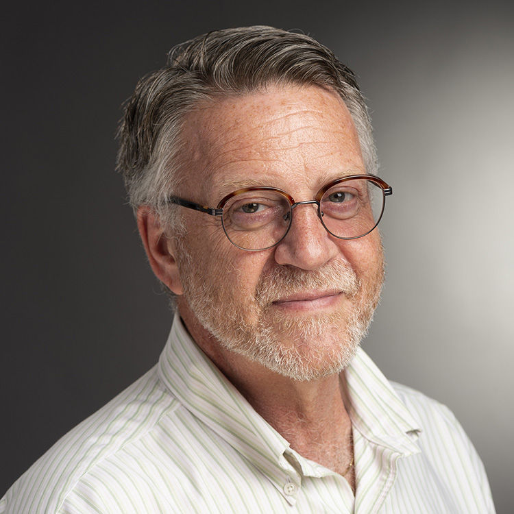 Michael Peres headshot.