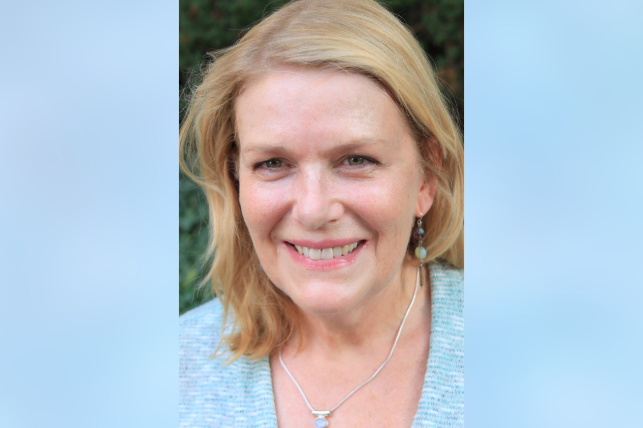 Melanie Martinek headshot.