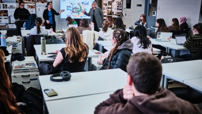 Faculty Heidi Schlegel and Kelly Jahn present to students.