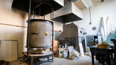 Room with a large kiln and other ceramic machines