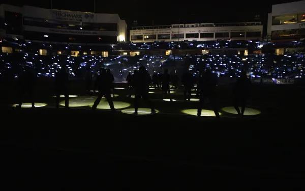 Big Shot volunteers paint with light.