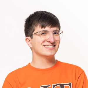 Headshot of Luke