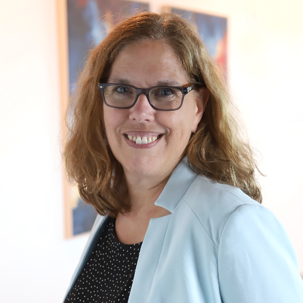 Lisa Collins Headshot