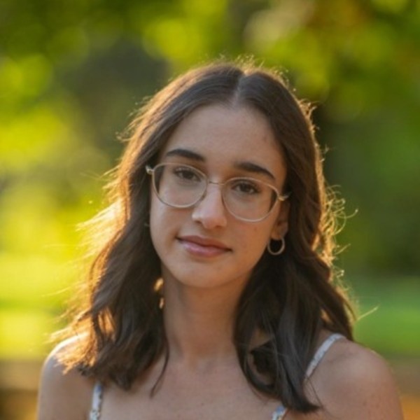 Shriya Royer Headshot