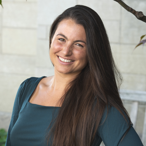 Lindsay Connelly headshot