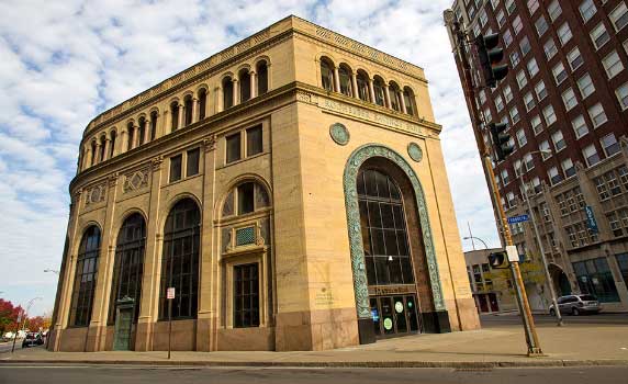 exterior shot of Center for Urban Entrepreneurship