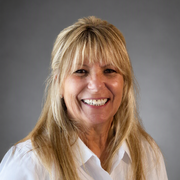 Darlene Giardina Headshot