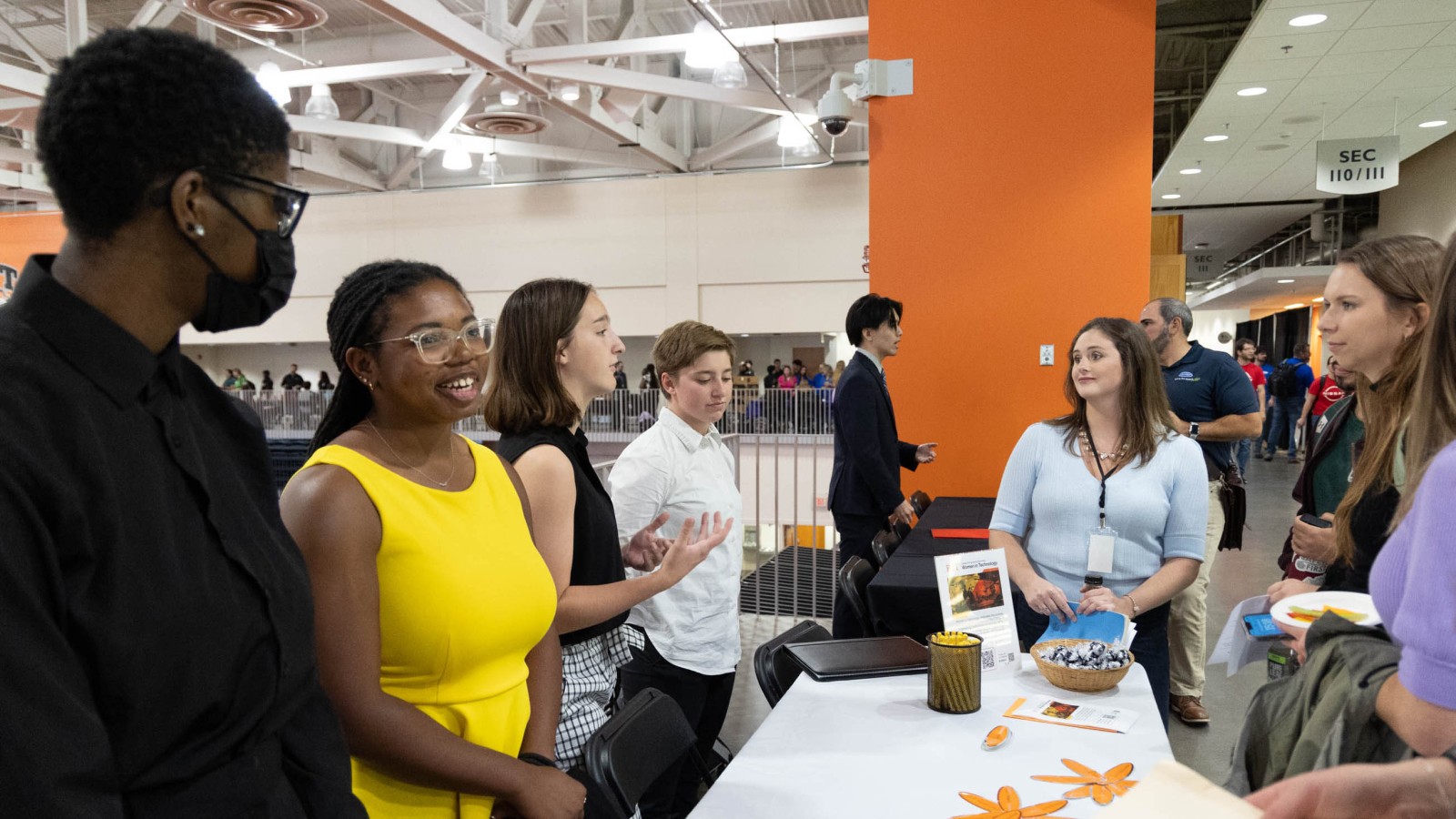 Students and recruiters speaking with each other