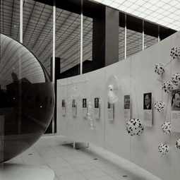 Photograph. Exhibit detail of The Atom in Action. Designed for Union Carbide Corporation, c.1961. Photographer: Ezra Stoller © Esto.
