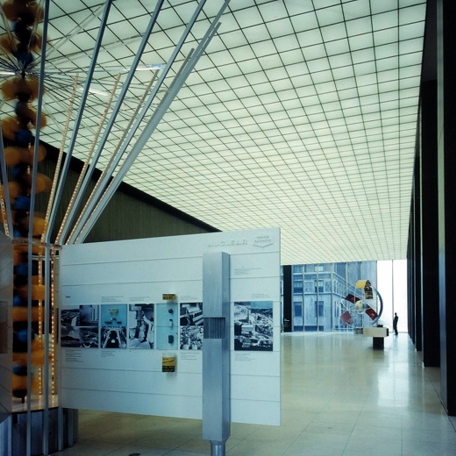 Photograph. Overview of The Atom in Action exhibit. Designed for Union Carbide Corporation, c.1961. Photographer: Ezra Stoller © Esto.