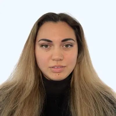 Headshot of Chloe Malinowski.