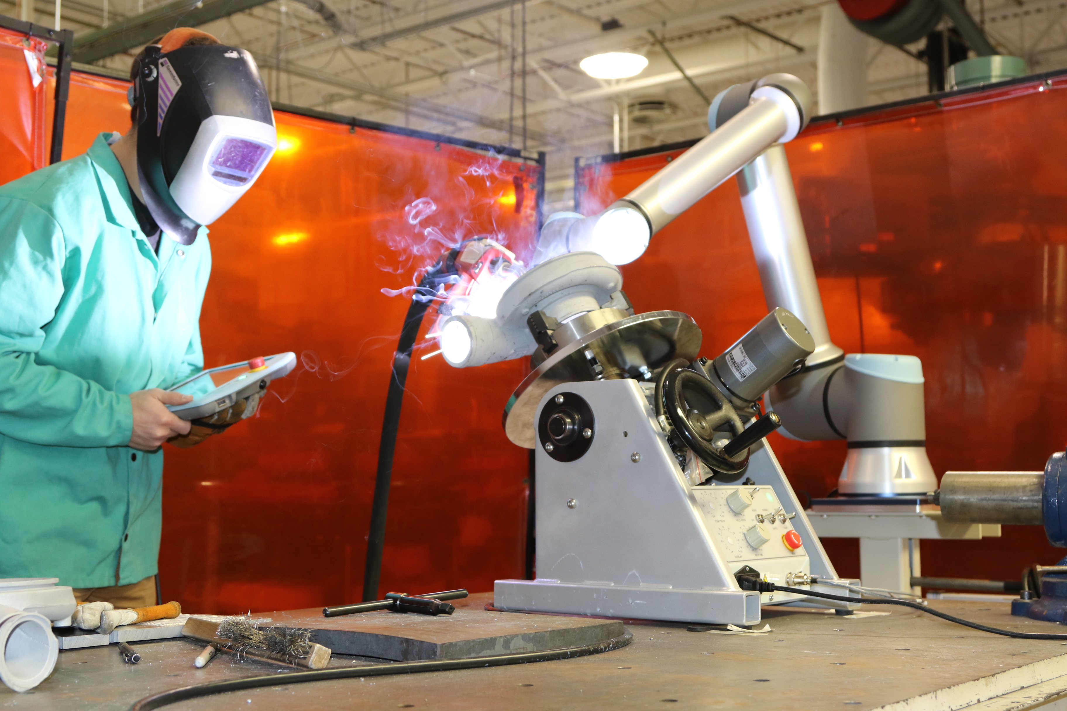cold metal transfer welding with cobot