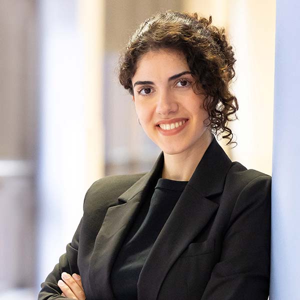 Maryam Toloubidokhti Headshot