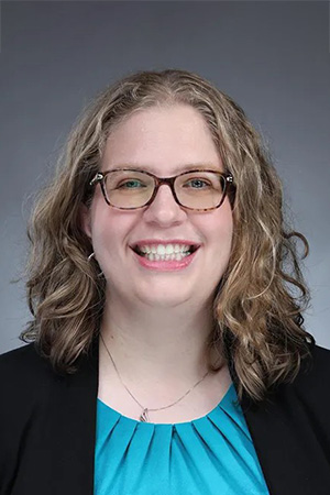 Karen Roth headshot