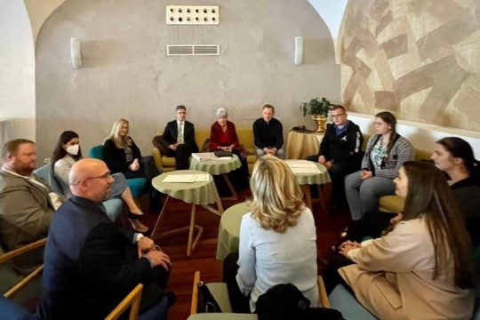 HTM students discussing recent developments in tourism with US Under Secretary of Commerce for International Trade, Dr. Marisa Lago