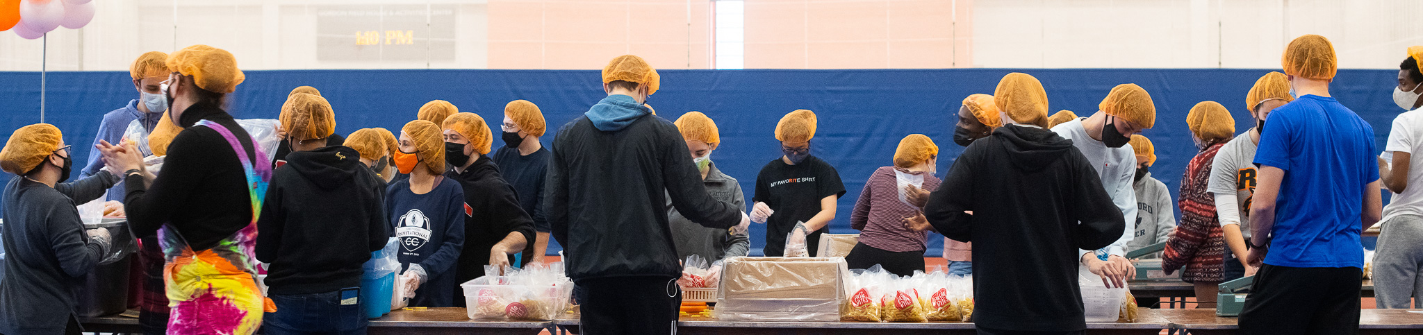 packing meals for united way