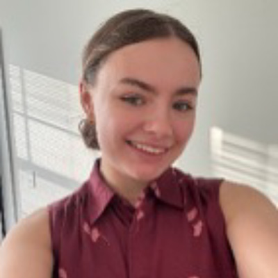 portrait of Natalie Pflum