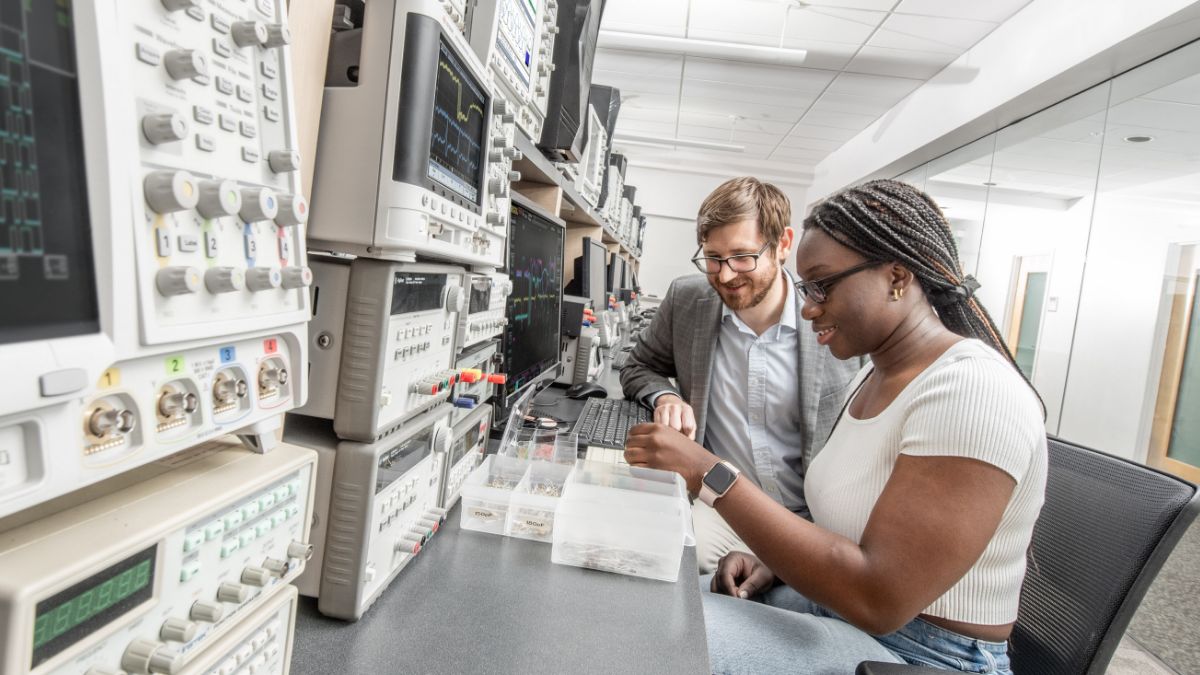 Students working in computer lab