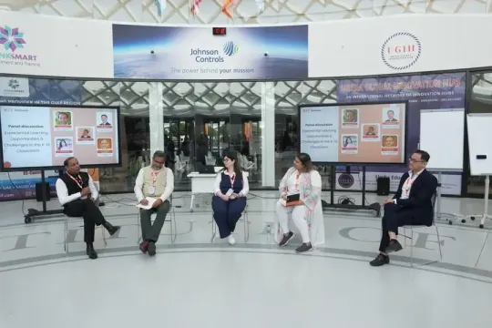 Educators in a discussion