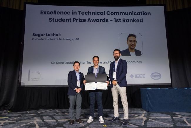 Sagar Lekhak receiving recognition at IEEE IGARSS 2026.