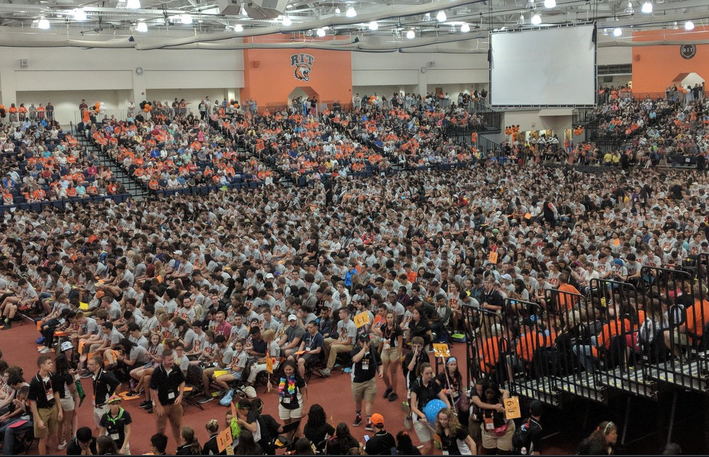 New students gathered in Gordon Field House Arena for Convocation