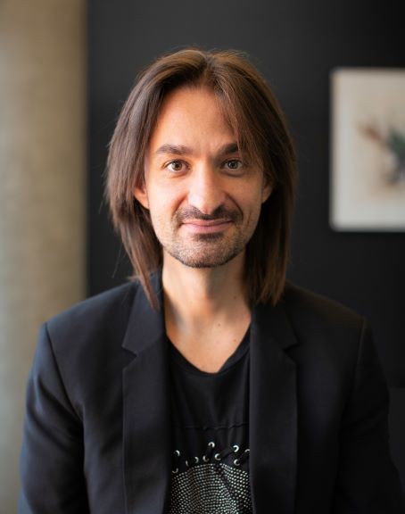 Alex Kipman '01, Technical Fellow who leads the MIXED REALITY team at Microsoft, Creator of Kinect, Microsoft HoloLens, and Microsoft Mesh