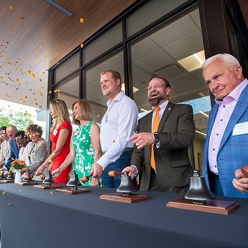  “Opening Bell” ceremony of Saunders College of Business with trustee Emeritus