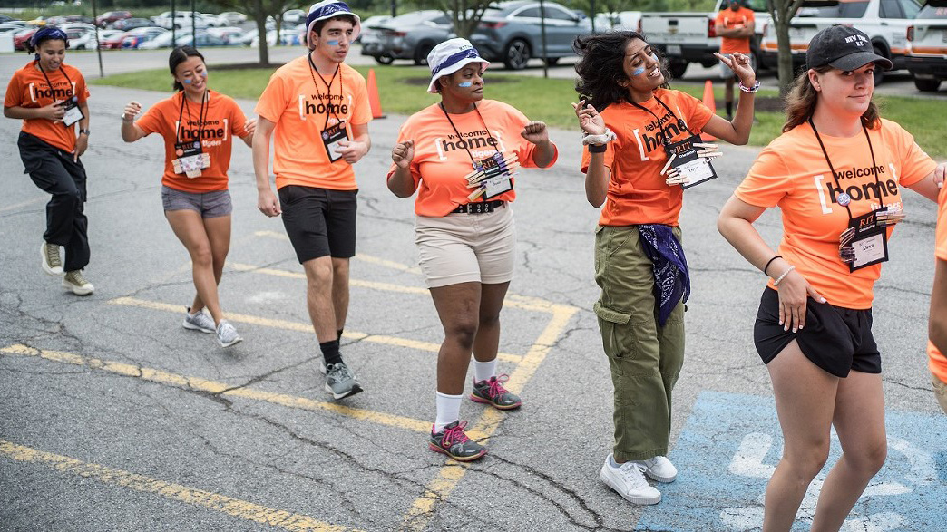 Orientation Leaders welcoming students