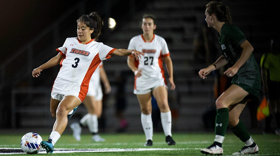 Women's Soccer vs Nazareth