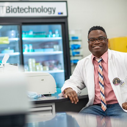 environmental portrait of professor Andre Hudson in his lab.