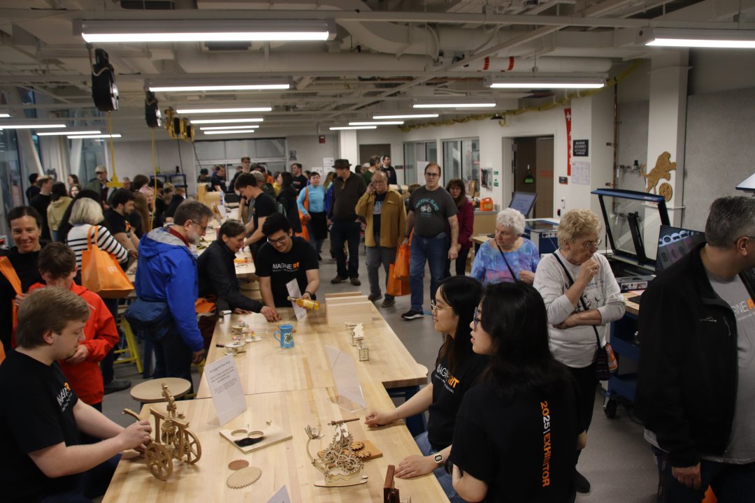 Overview of a demonstration hall.