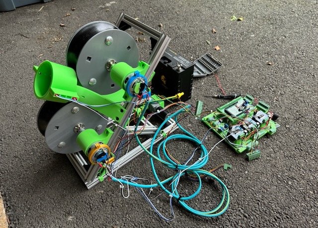 An image of the tilt assembly of a tennis ball machine