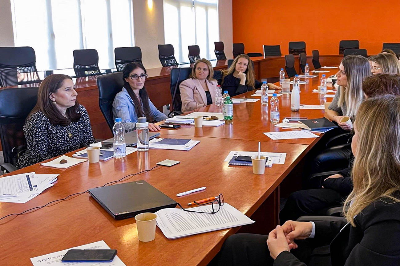 photo of staff at workshop