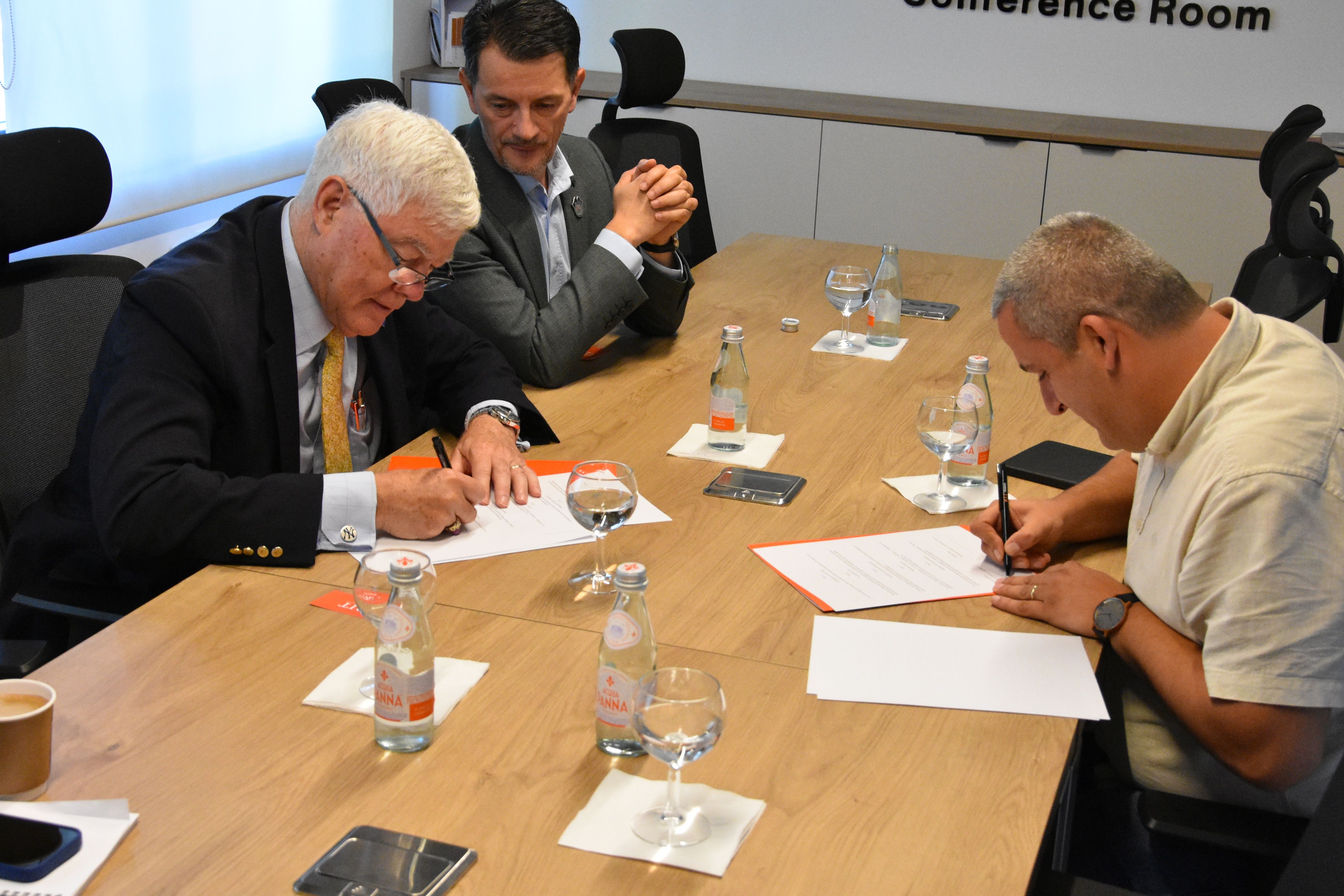 picture during signing Memorandum of Understanding with the Kosovo Central Election Commission