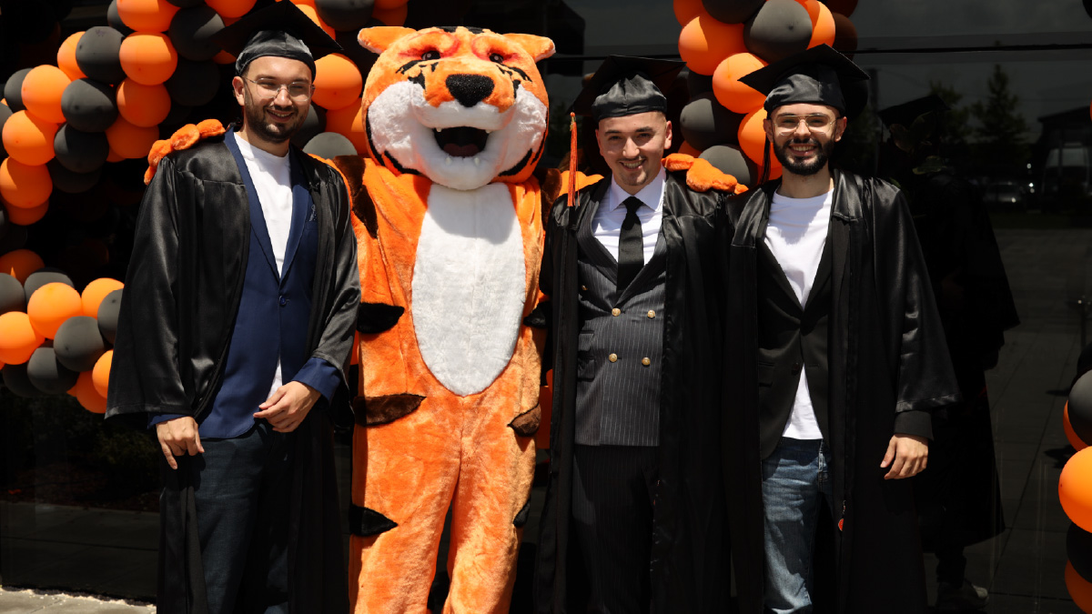 picture of the students during graduation