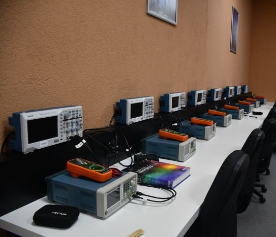 photo of electronic lab